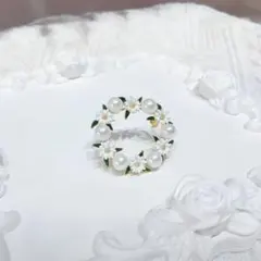 【新品】お花とパールのブローチ　サークルフラワー　アンティーク風　フラワーリース