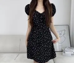 amood ブラック パフ袖 花柄 ミニワンピース