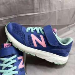20.5cm ニューバランス　570 新学期に　スニーカー ネイビー/ピンク