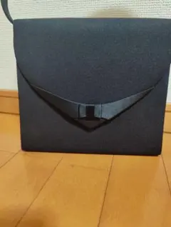 リボン付き ブラックショルダーバッグ