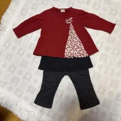 赤い花柄トップスとドットレギンスセット