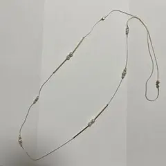 パールと金属バーのネックレス