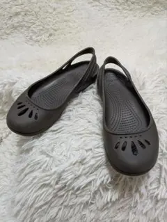 Crocs サンダル マリンディ　ブラウン フラットシューズのサムネイル