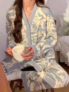 花柄長袖パジャマセット Mサイズ 新品未使用