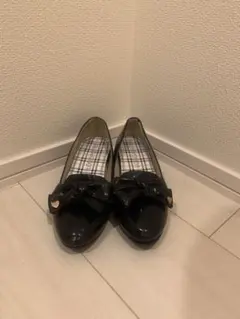 リボン付き黒パンプス LODISPOTTO