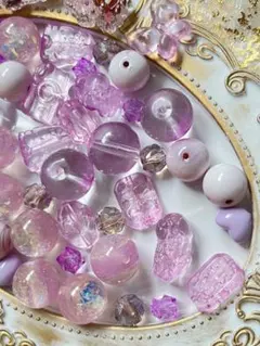 クリアパープルのビーズセット さまざまな形状