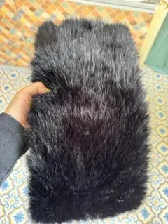 manana ボタン付き黒ファー生地