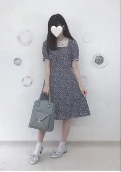 【Fi.n.t (フィント)】　小花柄ワンピース　送料無料のサムネイル