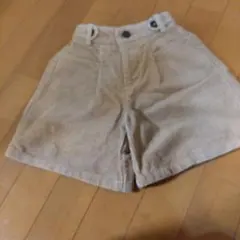 ザラキュロット122センチベージュ色７歳用です。