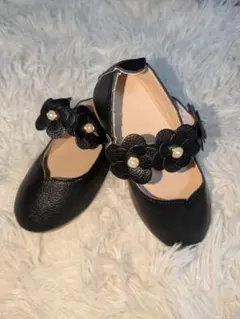 黒い花飾り付きフォーマルシューズ　ベビーシューズ　13.9センチ