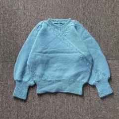 ケーブル ニット ぽわん袖 Ｖネック 短丈 ターコイズブルー クロスデザイン