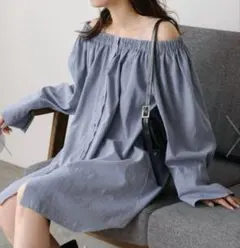 【極美品】Kastane 2way オフショル シャーリング シャツブルーのサムネイル