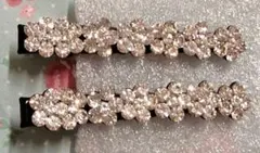 キラキラ 花の形の装飾ヘアアクセサリー クリスタルガラス製 ２個セット