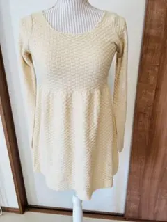 900円　Mサイズ　ベージュニットワンピ