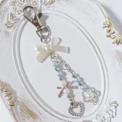 【No.262】ビーズキーホルダー　チャーム　水色　ブルー　フラワー　リボン