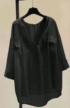 新品未使用 SHEIN 黒シャツ フード付き