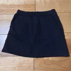 UNIQLO黒い裏起毛スカート ポケット付き