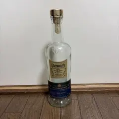 大容量サイズ(1750ml)のデュワーズ ホワイトラベル 空瓶3本インテリア