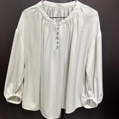 earth music&ecologyフロントボタンギャザーブラウス