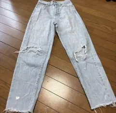 ライトブルー ストレートデニム ダメージ加工