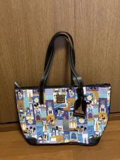 Dooney & Bourke Disney 22 D100 Crossbody - メルカリ