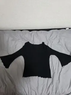 美品 レディース オフショルダー ニット ブラック フレア袖 早い者勝ち 黒