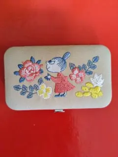 【リンネル付録】MOOMINリトルミイ刺繍入り眉毛グルーミングセット