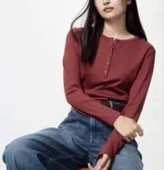 ユニクロ　リブヘンリーネック　赤