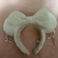 ホワイトリボン付き耳型カチューシャ