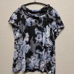 IKUKO 花柄 シフォン 半袖 ブラウス ブラック早い者勝ち‼️ - メルカリ
