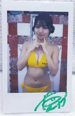 超絶可愛い☆浜辺やよい 直筆サイン入りチェキ☆コメント付き① - メルカリ