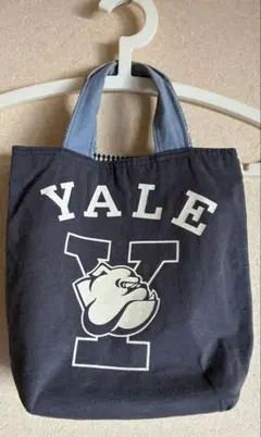 Item thumbnail for item d1987744-57bb-401d-8acd-42864235b074