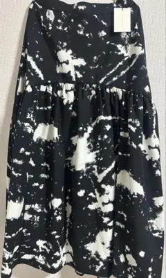 patterntorso 　antiqua ダイダイ柄フレアスカート　タグ付きのサムネイル