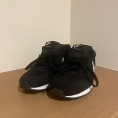 NIKE VENTURE RUNNER ブラック スニーカーのサムネイル