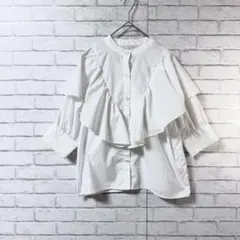 【ems/イーエムエス】大きなフリル付きシャツF五分袖 ホワイト パフスリーブ