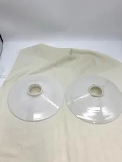 昭和レトロ　ランプシェード　ミルクガラス　乳白色 電傘 2枚まとめて硝子シェード