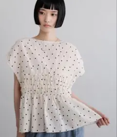 《6月10日まで》ローリーズファーム シャーリングペプラムフレンチスリーブのサムネイル
