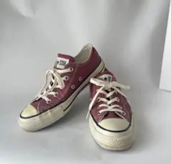 バーガンディ スニーカー