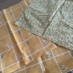 レトロ　オレンジ　橙　花柄　木　布　ハギレ　3枚セット