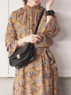 美品　gu 花柄ボウタイロングワンピース　 ペチコート　腰ひも付き