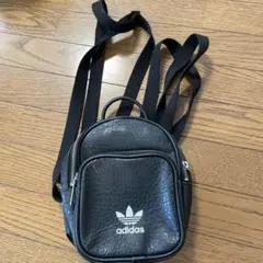 まゆ様　adidas ブラック ミニバックパックのサムネイル