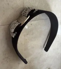 Salvatore Ferragamo カチューシャ ヴァラ クリスタル - メルカリ