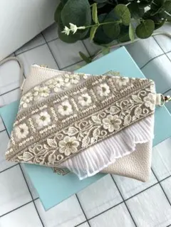 スマホショルダーバッグ　インド刺繍リボン　ハンドメイド
