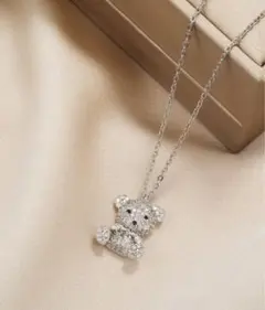 ◆テディベア ネックレス ◆シルバー 色　◆ラインストーン　◆ラスト1点