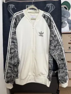 adidas アイボリー スタジャン L