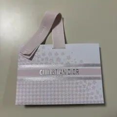 DIOR ショッパー　バレンタイン　ギフトボックス　2025 千鳥格子