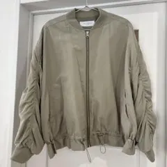 カーキ ボンバージャケット パフスリーブ
