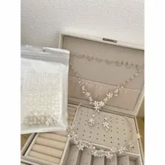 ブライダルアクセサリーのサムネイル
