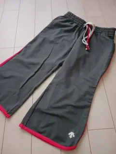 【DESCENTE】七分丈パンツ レディースMサイズのサムネイル