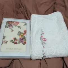 未使用　LAURA ASHLEY 花柄 ゲストタオル&ホットマンのバスタオル
